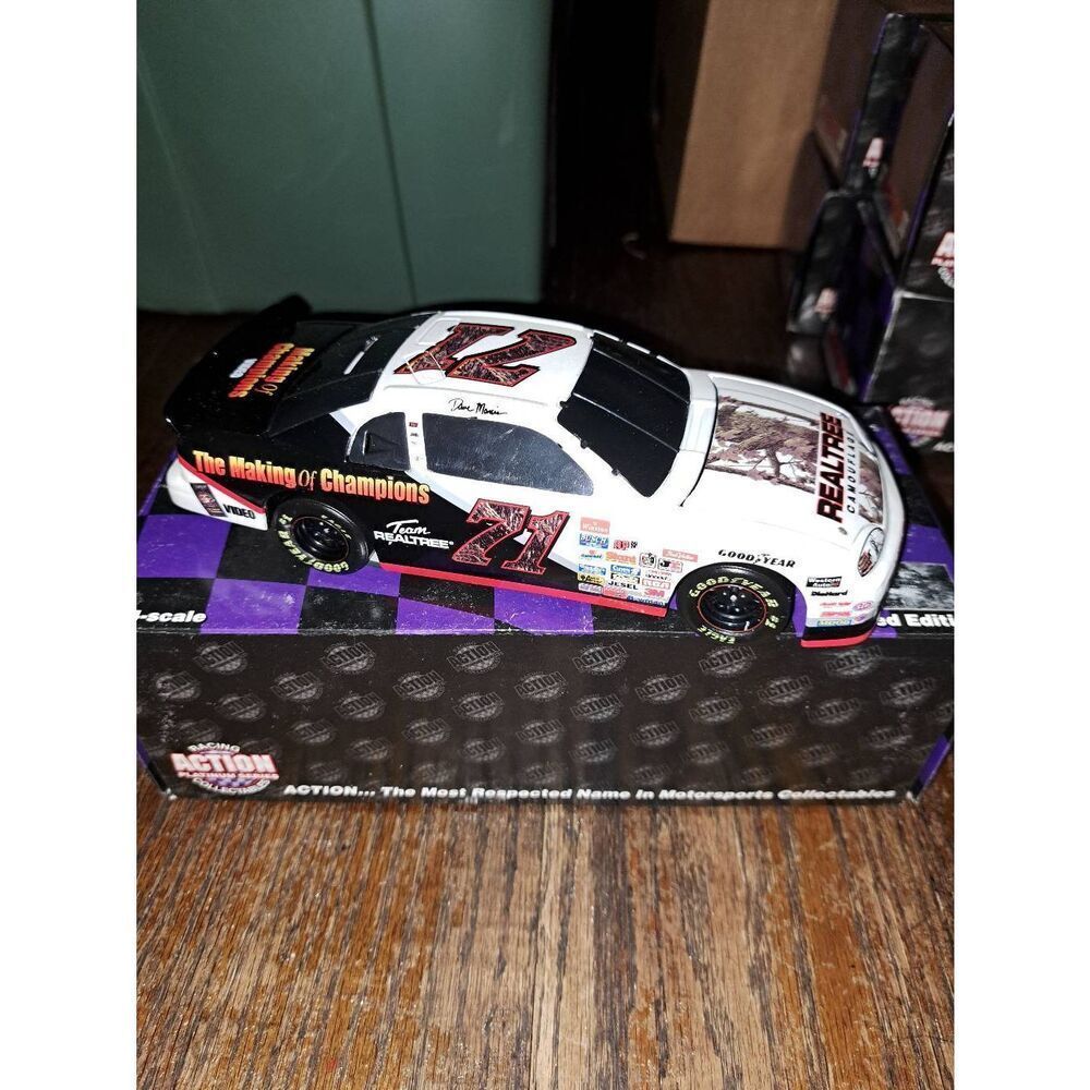 Vintage 96 Action Platinum Collectibles Dave Marcis Die Cast Nascar Race Car